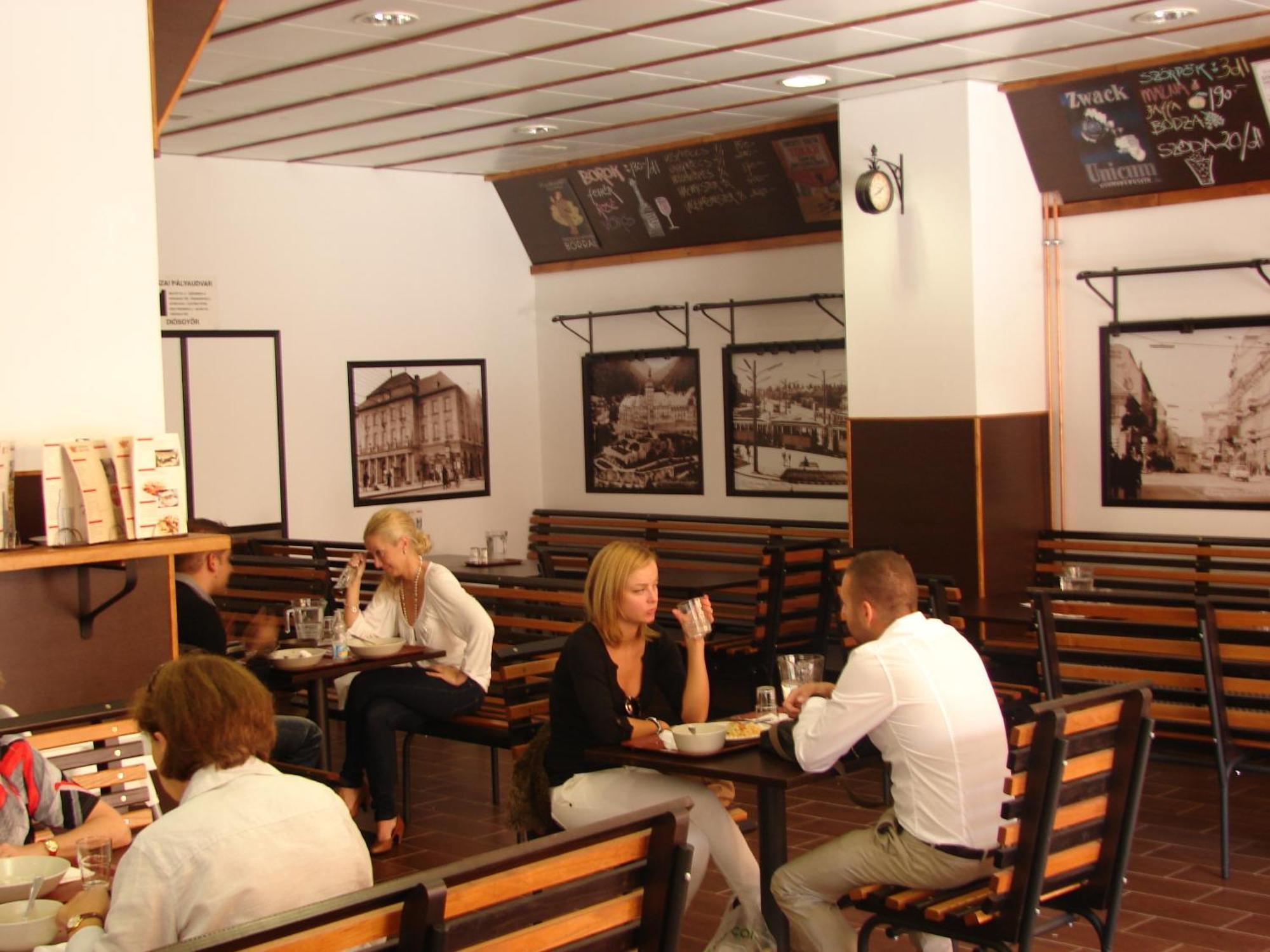 Promenade Panzio Bed & Breakfast Miskolc Exterior photo