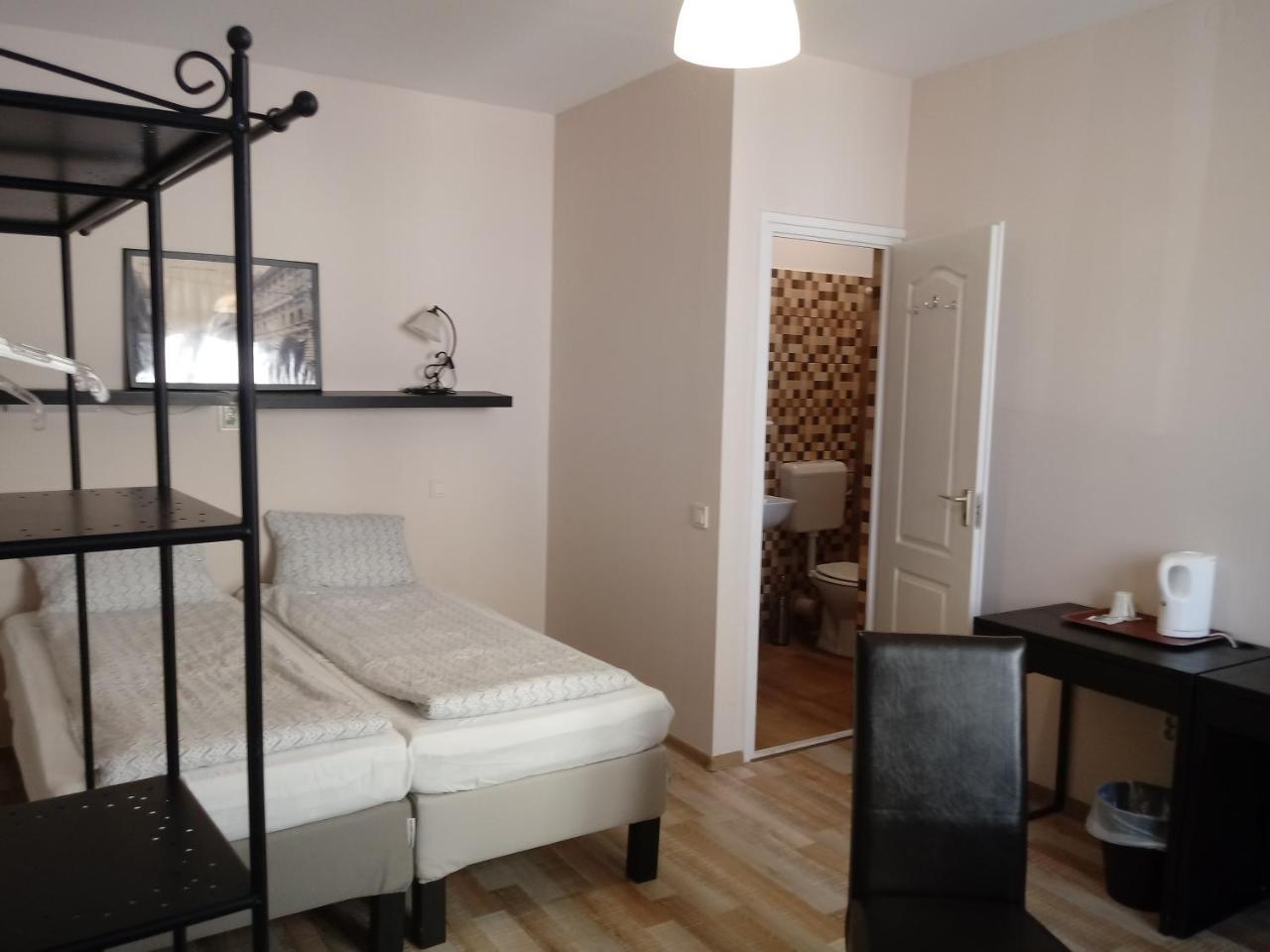 Promenade Panzio Bed & Breakfast Miskolc Exterior photo