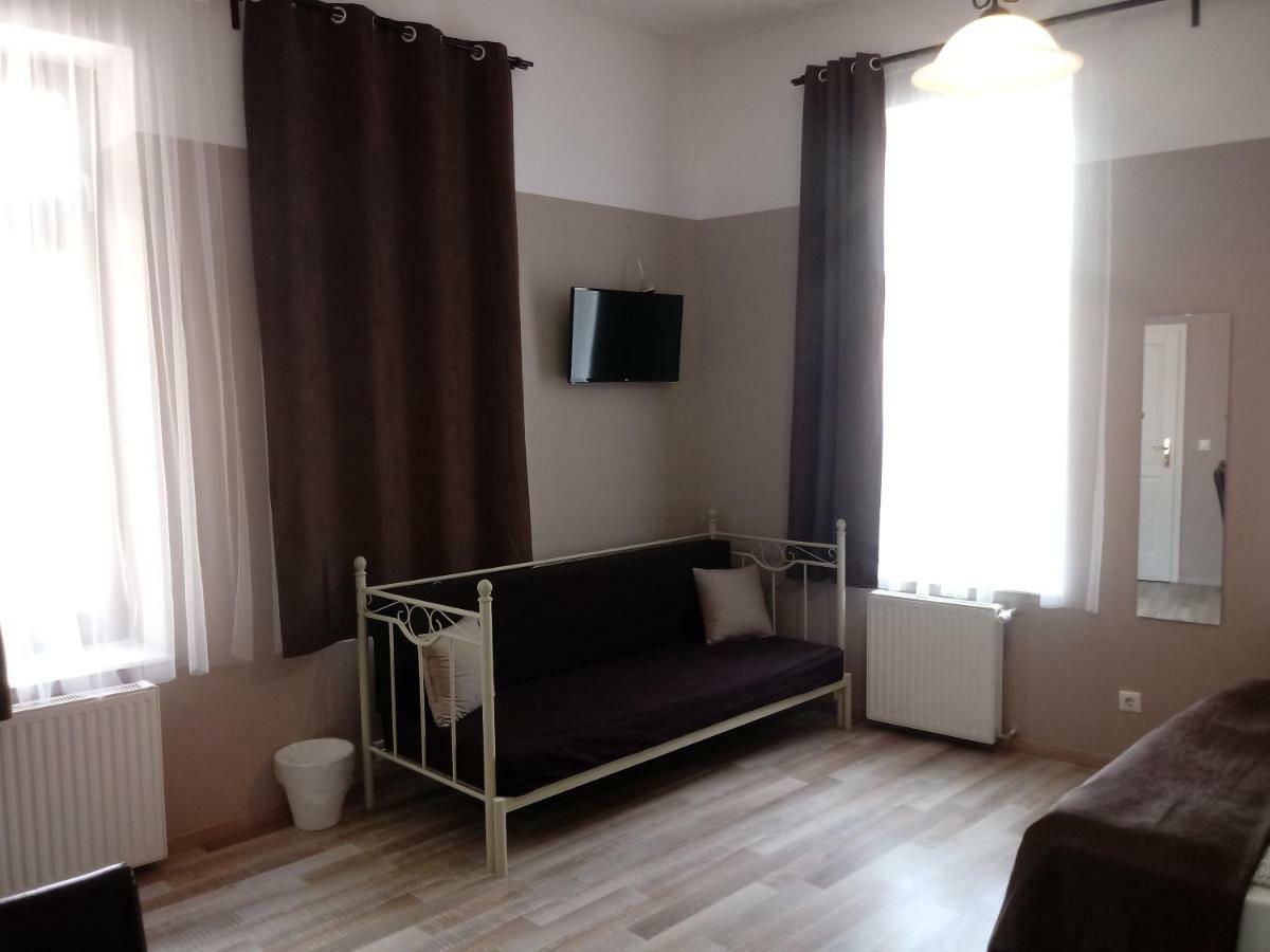 Promenade Panzio Bed & Breakfast Miskolc Exterior photo