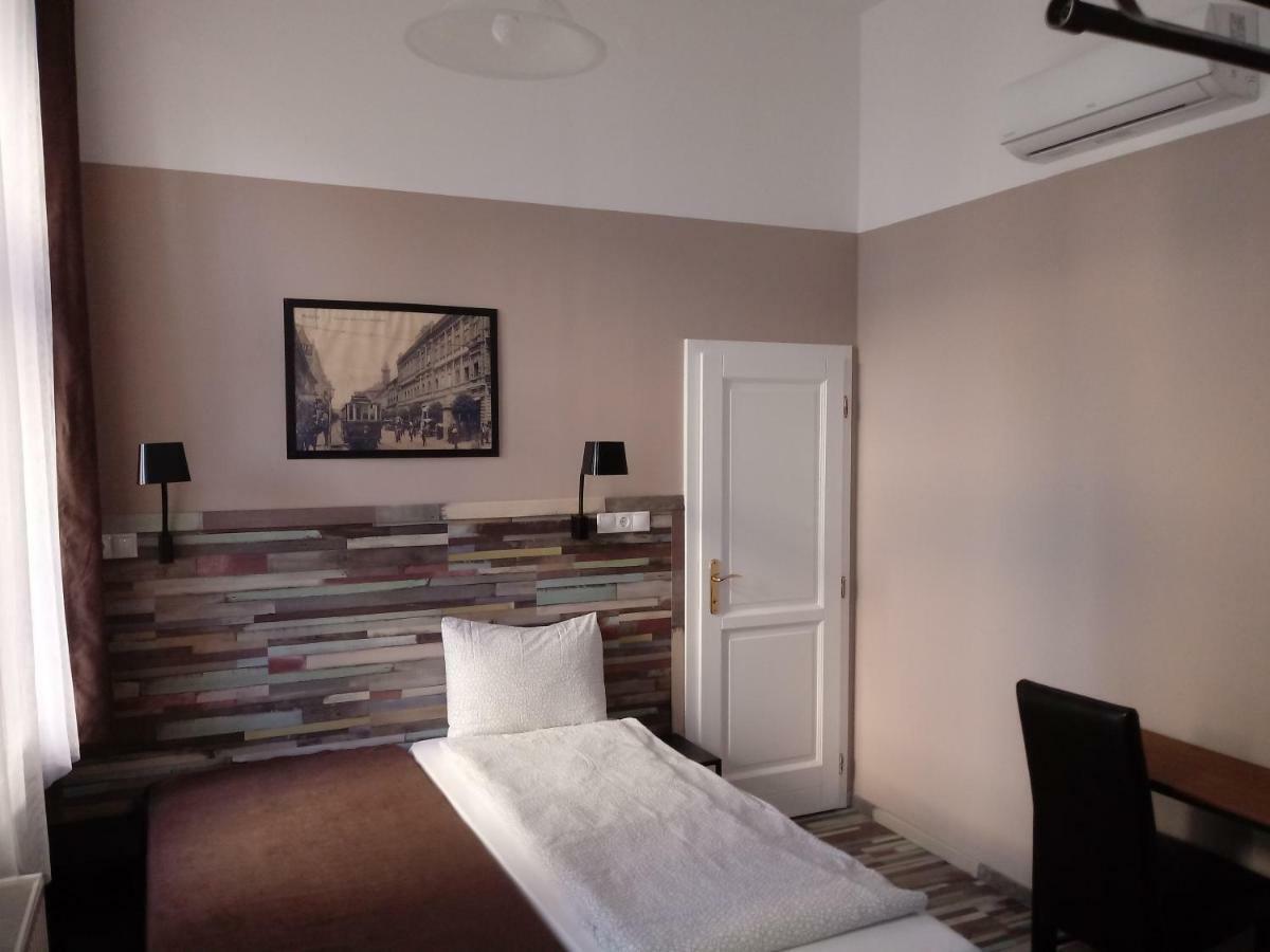 Promenade Panzio Bed & Breakfast Miskolc Exterior photo