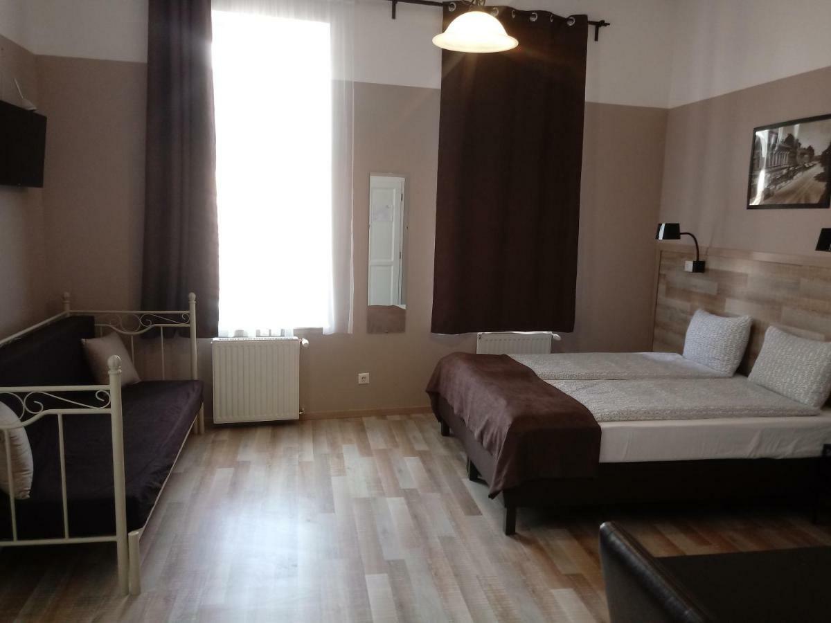 Promenade Panzio Bed & Breakfast Miskolc Exterior photo