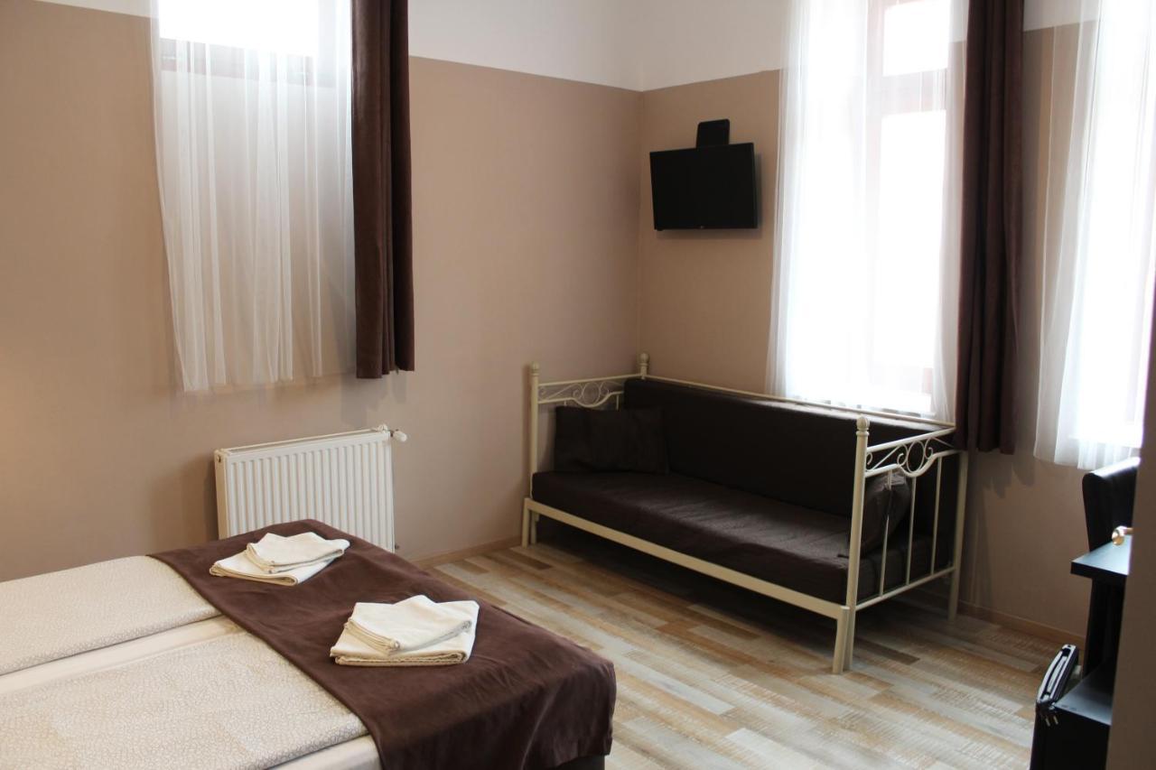 Promenade Panzio Bed & Breakfast Miskolc Exterior photo